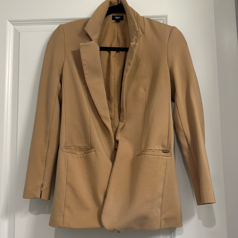 Express Blazer in Beige